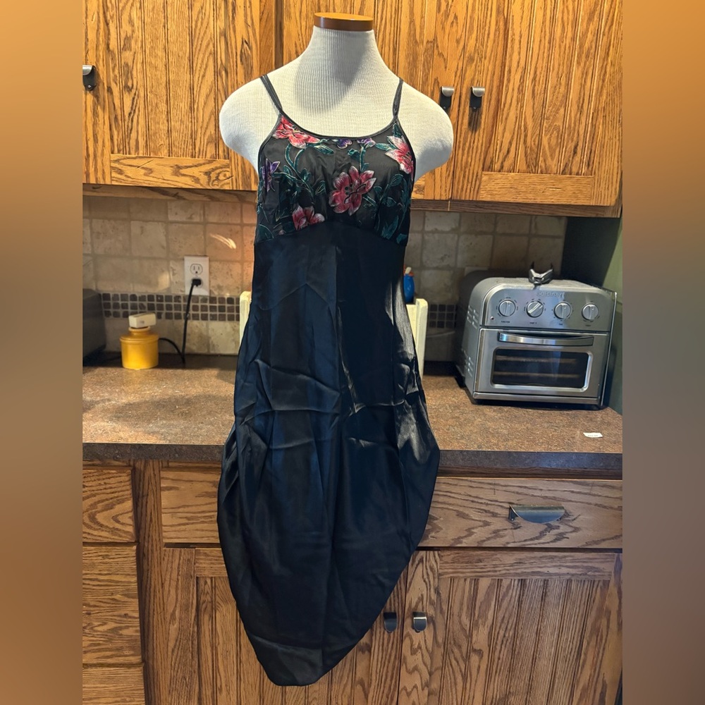 😍Secret Treasures Black nighty with Pink Floral Design